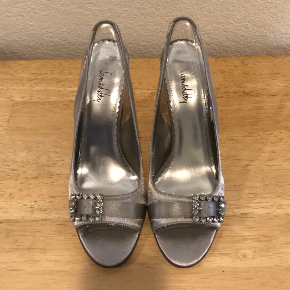 ✨New✨ Sam & Libby Silver Heels
